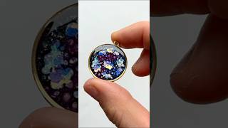 Create resin jewelry with glitter & bubble technique - tutorial ⬆️  #crafts uvresin #jewellery #diy