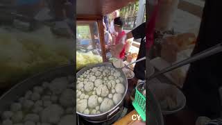 bakso super jumbo muat gak tuh mulutnya #shorts #shortvideo #shortsfeed #bakso