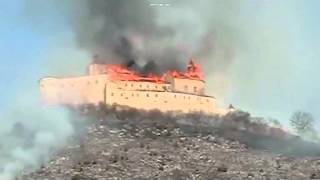 Na Slovensku hoří hrad Krásná Hůrka