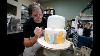 U S  justices pose tough questions about baker's refusal to make gay wedding cake