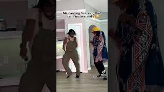 Bailando culebritica Credit to @MadaraDusal#humor #dancing #dancechallenge #mood #peru#twins #usa