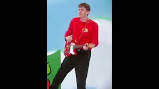 The wiggles numbers rhumba (1998 version) (isolated electric guitar)