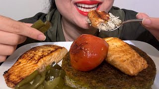 Asmr eating Salmon with Persian rice & Tahdig, موکبانگ شوید پول با ماهی سالمون و ته دیگ