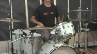 Drum recording with microphone in bass drum