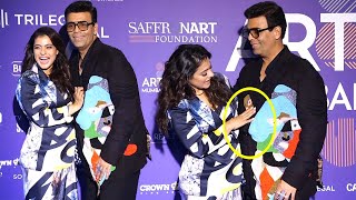 Kajol Making Fun Karan Johar Infront Of Media At Art Mumbai Opening Ceremony