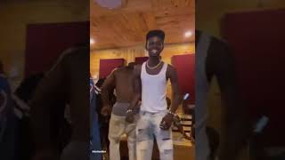 Black Sherif dancing to Davido and Darkovibe's new song '' Je m'appelle ''