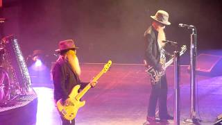 ZZ Top covering 'Hey Joe' live at Bercy, Paris, France 16/10/2010