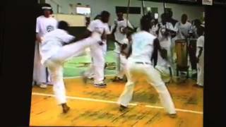 APRESENTAÇÃO DE KARATE KYOKUSHIN, CAPOEIRA  E KUNG FU