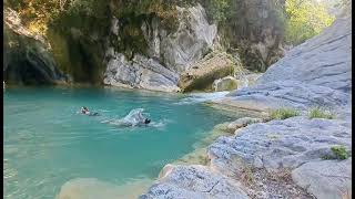 disfrutando del rio y la naturaleza el camino de santiago 2024