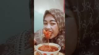 Malam Minggu jalan jalan bareng keluarga kecilku makan bakso viral BAKSO Goyang lidah 👅😛👅