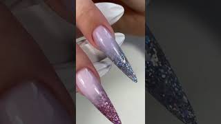 Безупречный градиент из разных текстур на верхних экспресс-формах Nail Best.🥰