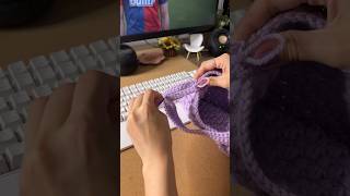 crocheting a shoulder bag 💜