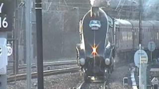 60007 & 47804 on the Tynesider at York. (18.12.10).