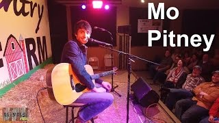 WEIO Barn Bash - Mo Pitney