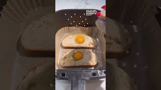 AIR FRYER EGG IN A HOLE TOAST 🍳

This air fryer egg in a hole toast is going to be your new favor...