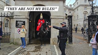 Tourist Argues with King's Guard After Attempting to Touch Horse at Horse Guards in London