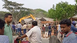 SUMITOMO Excavator Vandalized chicken farm