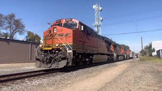 BNSF 6621 leads southbound manifest H-PASFRS at D St.