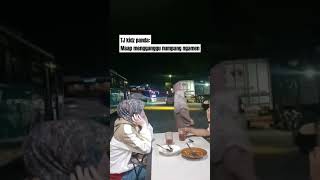 Ketika Lagi Dinner Tapi Ada Pengamen Yg Lagi Nyanyi 🎶