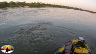 TENSÃO NAS CORREDEIRAS DO RIO ARAGUAIA. AVENTURA E PESCARIA COM CAIAQUE A PEDAL