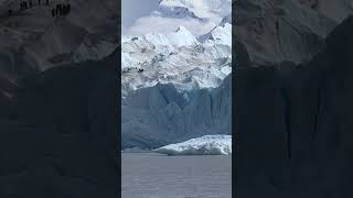 Vista do barco para o glaciar #glaciares #glaciarperitomoreno #peritomoreno #patagonia #argentina