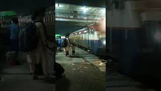 Lucknow to Prayaag Train at Night #indianrailways 🇮🇳