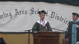 Valedictorian gives speech about how the school is preventing students from developing, gets mic cut