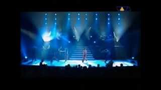 Britney Spears - (You drive me) Crazy (Live @ Paris in May 2000)