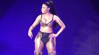 Nicki Minaj Raps "Want Some More" Extremely Fast And Amazes The Crowd During The Pinkprint Tour