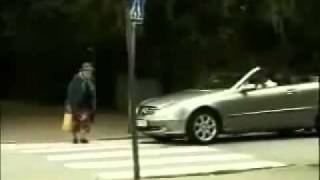 old lady hits a car with her purse