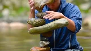 The wonderful video, how the boy is making height with the Rocks