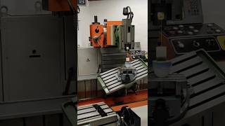 Making tea with slotting heads on Bridgeport and Intos milling machines #asmr #machineshop #chips