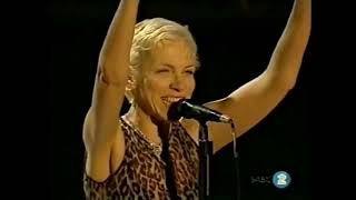 Annie Lennox Waiting In Vain Live at 46664 Concert 2005