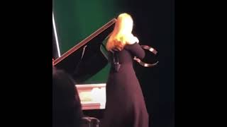 Adele removes her belt during her Vegas residency with the help of her pianist #adele @PopBase