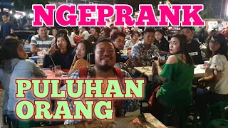 PULUHAN ORANG JADI KORBAN (PRANK SIARAN DI KERAMAIAN)