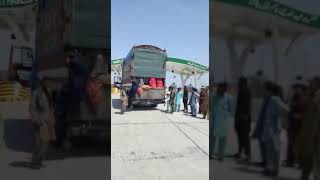 Moterway toll plaza pe truck ko rok kar cheak kiya giya tu kya howa ap khud dakhen