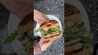 #shorts Oddly satisfying burger | KT Food Review