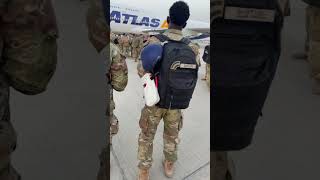 Soldier’s going home after 9 months in the Middle East 💆‍♂️