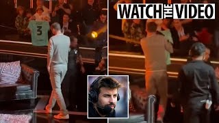 Gerard Pique Fell Down a Hole as he tried to sign a shirt for a fan😱