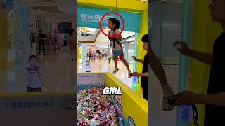 This Girl VS The Claw Machine 😱