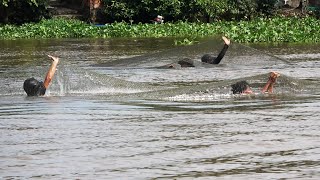 Nghề này quá mạo hiểm: Nhưng đổi lại thành qua rất xứng đáng/This profession is too hazardous