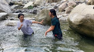 Girls River Bath 🌸 || Hidden Place Near Dunga (UPES) || Summer River Bath Dehradun