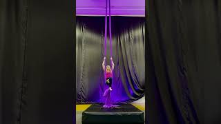 Navigating Up & Down in a Knot - Beginner Aerial Silks Tutorial