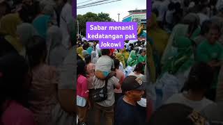 Dari berbagai daerah sabar menanti kedatangan pak Jokowi di Solo #fypシviral #pakjokowipulangdisolo