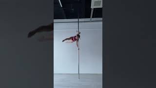 Pole dance combo intermediate to advanced |  Instagram @asa_reze