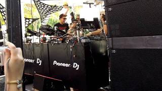 Dennis Ferrer at DJ Mag Pool Party 2011