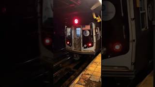 R train departs into the curve of Canal St #train #nycsubway