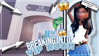 How to break into the VIP room in DRESS TO IMPRESS