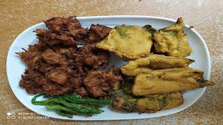 क्रिस्पी प्याज और पालक के पकोड़े || Kanda bhajiya and Palak Pakoda