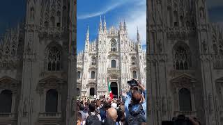 funerali di Silvio Berlusconi ingresso in Duomo tra la folla